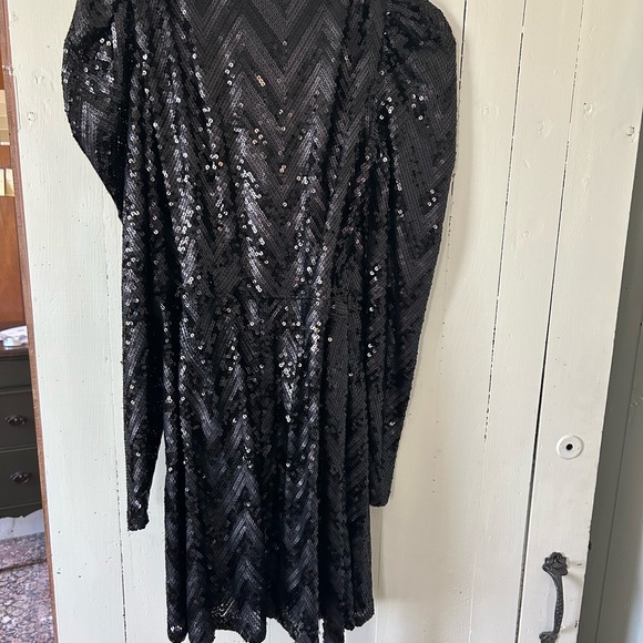 Reformation Ireland Mini Black Chevron Two-tone Sequin Wrap Dress (S) - Picture 16 of 16